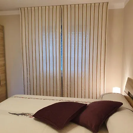 Apartment Cime L'est
